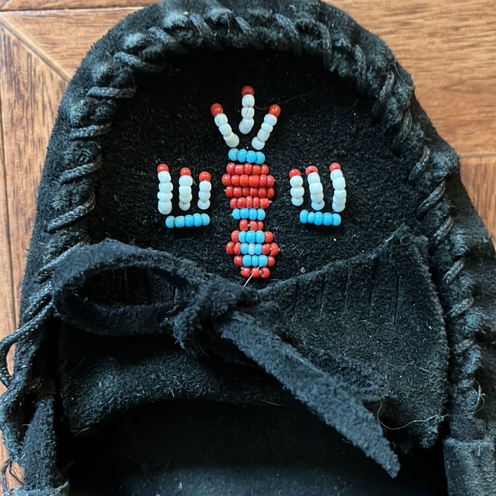 Minnetonka Black Suede Beaded Moccasin Flats - Picture 3 of 6